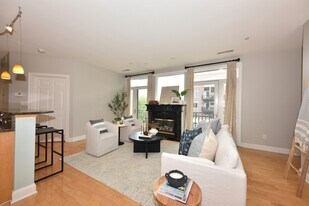 1515 N Van Buren St in Milwaukee, WI - Building Photo