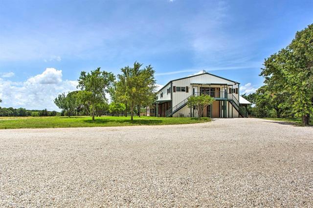 9696 Jack Gray Rd in Pilot Point, TX - Building Photo