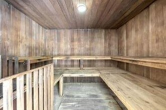 3040 NE 16th Ave, Unit 408 in Oakland Park, FL - Foto de edificio - Building Photo