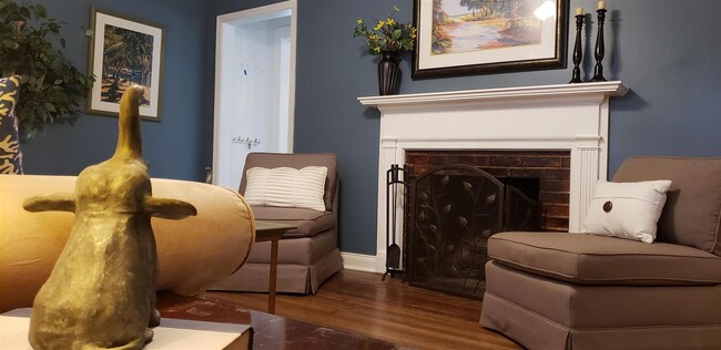 404 Columbus Dr in Savannah, GA - Building Photo - Building Photo