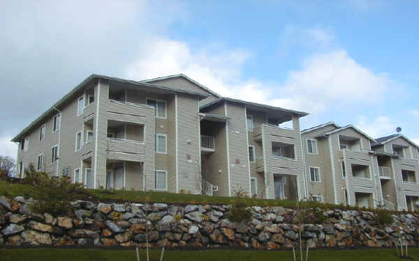 Bokara By The Lake Apartments in Renton, WA - Building Photo