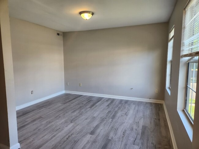 3100 Roanoke Ave in Newport News, VA - Building Photo - Building Photo