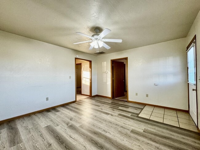 2117 Cedarwood Ct in Lebanon, MO - Building Photo - Building Photo