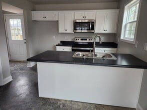 1408 Normalview Dr in Bowling Green, KY - Building Photo - Building Photo