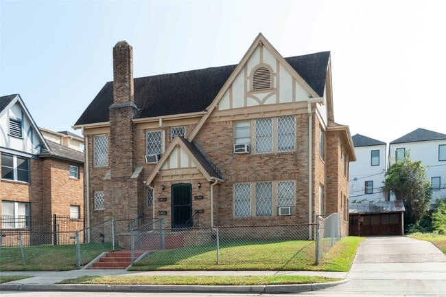 property at 405 W Clay St