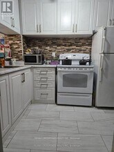 3050 Ellesmere Rd in Toronto, ON - Building Photo - Building Photo