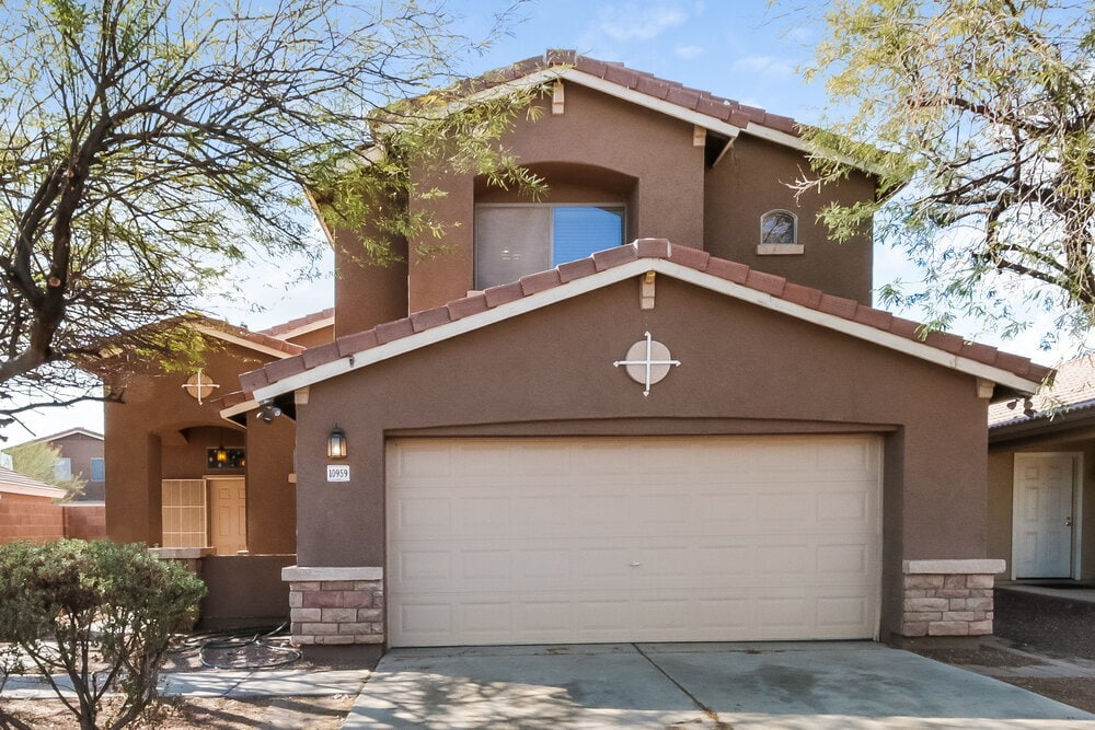 10959 W Elm Ln in Avondale, AZ - Building Photo