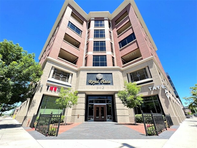 property at 1112 W Main St