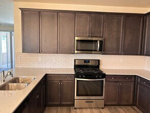 3922 W Nellis Ave in Visalia, CA - Building Photo - Building Photo