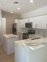 130 Palm Desert Ln in Pompano Beach, FL - Building Photo - Building Photo