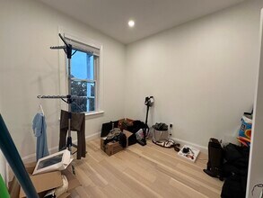 633 E 8th St, Unit 3 in Boston, MA - Building Photo - Building Photo