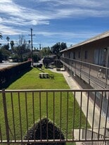 23244 Orange Ave, Unit 4 in Lake Forest, CA - Building Photo