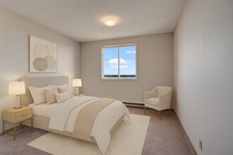 Centre Pointe Plaza in Regina, SK - Building Photo - Building Photo