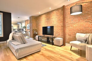 1851 Rue Panet in Montréal, QC - Building Photo