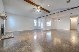 12925 Covington Trail in Austin, TX - Foto de edificio - Building Photo