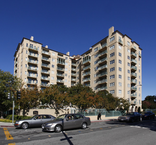 The Peninsula Regent in San Mateo, CA - Building Photo - Building Photo