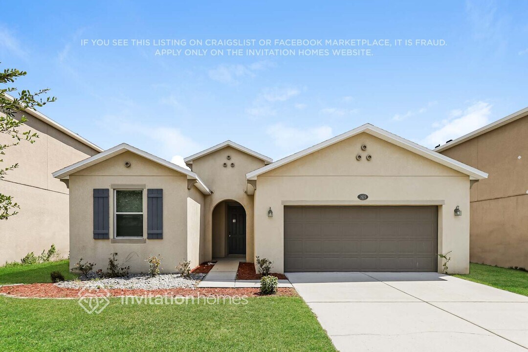 7625 Tangle Rush Dr in Gibsonton, FL - Building Photo