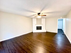 6367 S 29th W Pl in Tulsa, OK - Foto de edificio - Building Photo