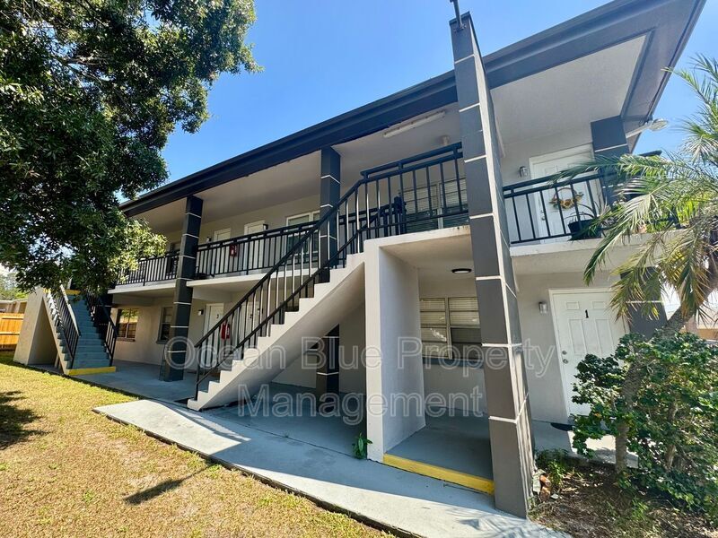 311 S Arcturas Ave in Clearwater, FL - Building Photo