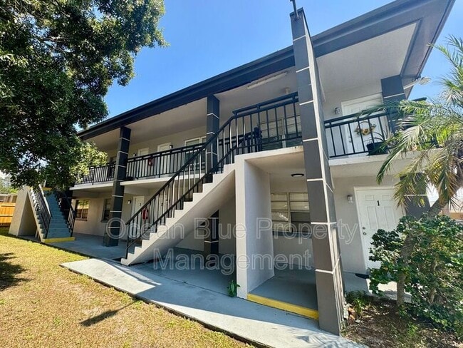 311 S Arcturas Ave