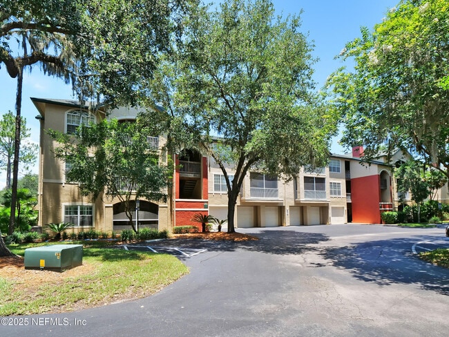 property at 140 Veracruz Dr