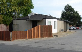 1517 Nogales St in Sacramento, CA - Building Photo