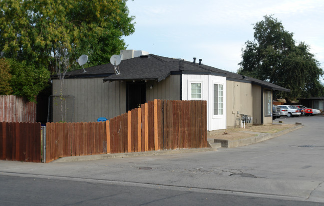 1517 Nogales St in Sacramento, CA - Building Photo - Building Photo