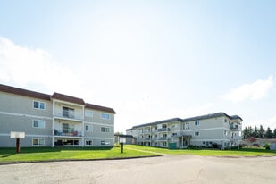 Pinegrove Apartments in Prince George, BC - Building Photo