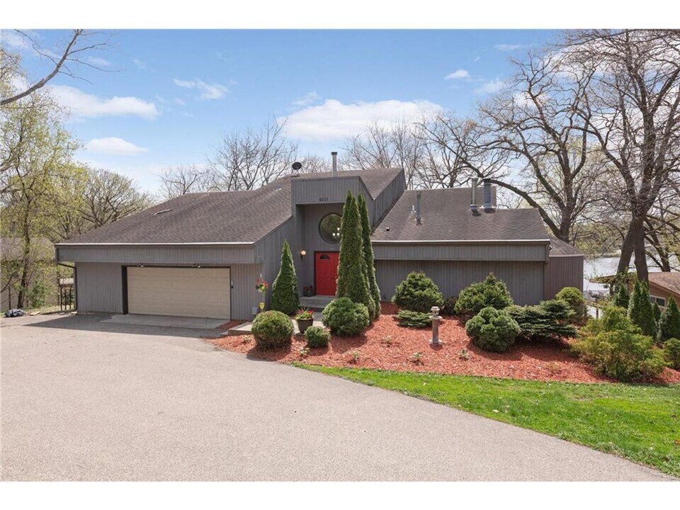 6301 Bayridge Rd in Mound, MN - Building Photo