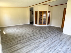 6128 Connecticut St in Merrillville, IN - Building Photo - Building Photo