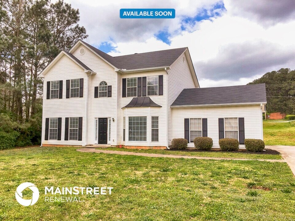 8479 Glendevon Ct in Riverdale, GA - Building Photo