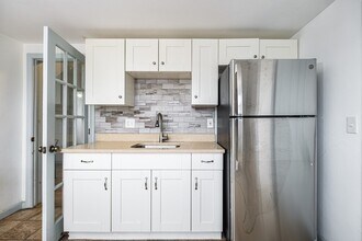 7-9 Dexter St in Waltham, MA - Foto de edificio - Building Photo