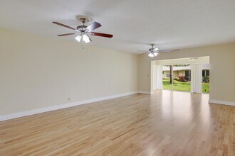 459 Franconia Cir in Greenacres, FL - Building Photo - Building Photo