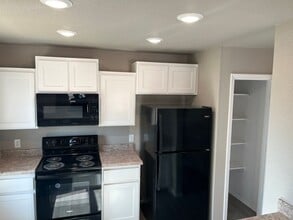 232 W 8th St in Mulberry, AR - Building Photo - Building Photo