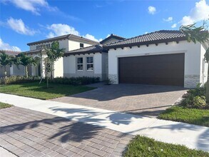 2422 SE 30th St in Homestead, FL - Building Photo - Building Photo