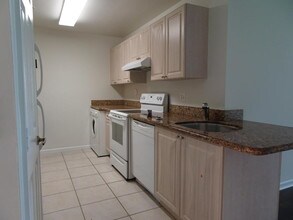 2080 Greenview Shores Blvd-Unit -401 in Wellington, FL - Building Photo - Building Photo