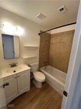 4940 Larkspur St in Las Vegas, NV - Building Photo - Building Photo