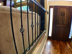 672 Garland Court in Thousand Oaks, CA - Foto de edificio - Building Photo