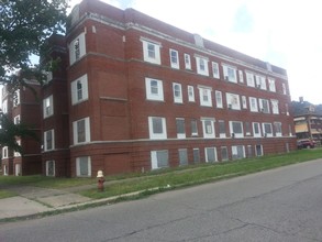 1610 Collingwood St in Detroit, MI - Building Photo - Building Photo