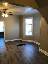 1415 E 75th St in Chicago, IL - Foto de edificio - Building Photo