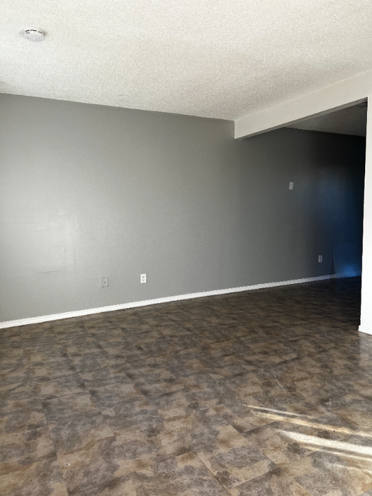 18182 Casaba Rd-Unit -B in Adelanto, CA - Building Photo