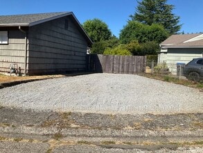 230 Apple St in Bremerton, WA - Building Photo - Building Photo