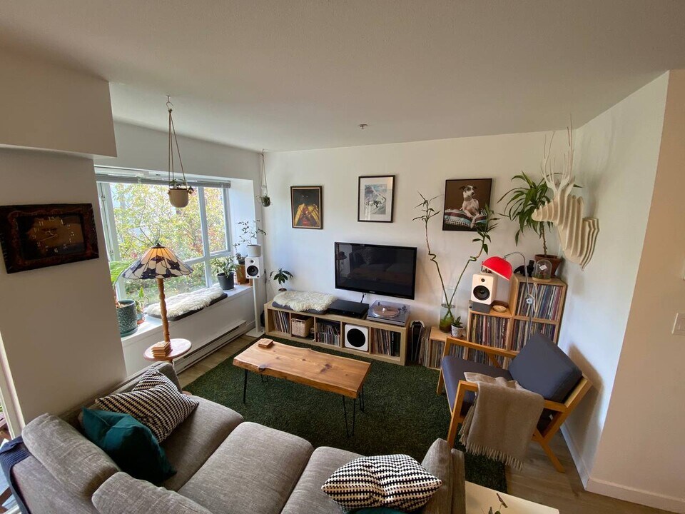 788 8th Av E in Vancouver, BC - Building Photo
