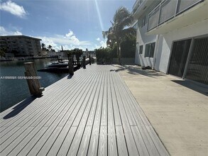 8435 Crespi Blvd in Miami Beach, FL - Building Photo - Building Photo