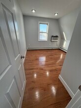 321 Avenue C in Bayonne, NJ - Building Photo - Building Photo