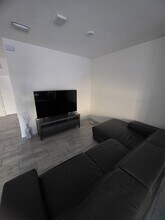 11363 SW 250th Ter in Princeton, FL - Foto de edificio - Building Photo