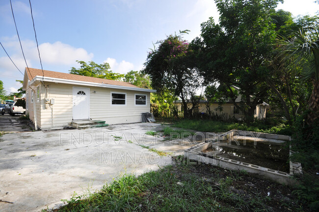 814 30th Ct in West Palm Beach, FL - Building Photo - Building Photo