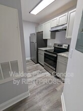 4716 Walden Cir in Orlando, FL - Building Photo - Building Photo