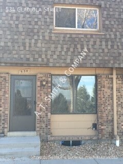 534 Gladiola St