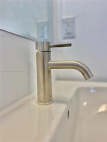 1560 NW 1st Ct in Miami, FL - Building Photo